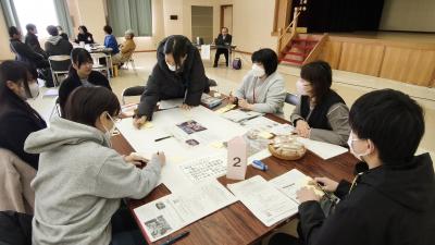 グループ対話の様子1